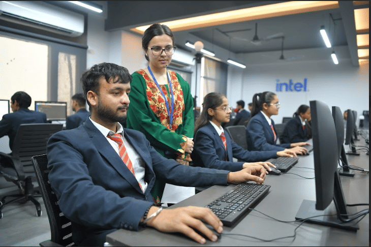 CGC Landran Students working in laboratories photo 3